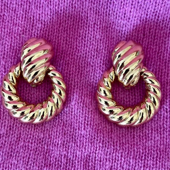 Ciner Vintage Door Knocker Clip on Earrings - Picture 2 of 12